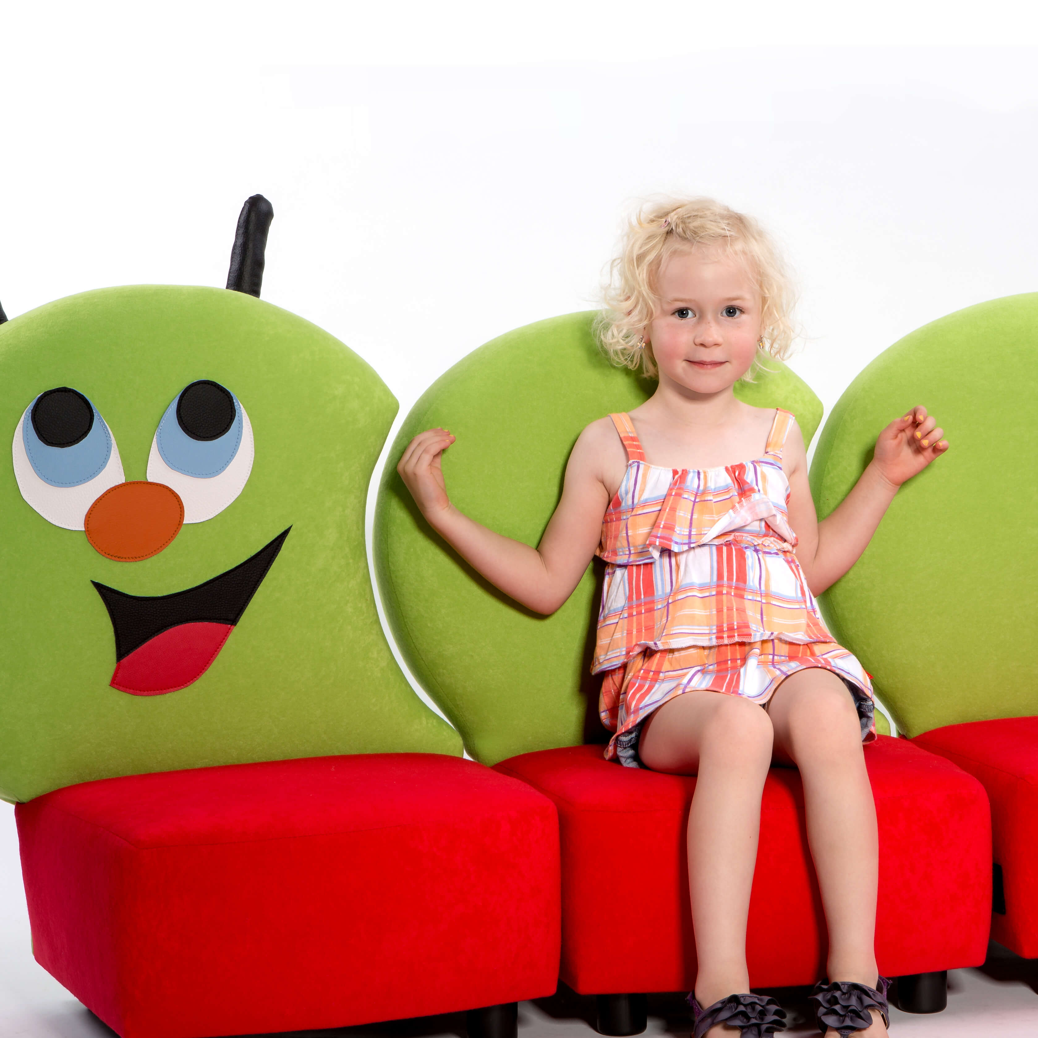 Kindersofa RÄUPCHEN | Modulares 3-teiliges Raupen-Sofa für Krippe & Kita Kindersofa RÄUPCHEN | Modulares 3-teiliges Raupen-Sofa für Krippe & Kita