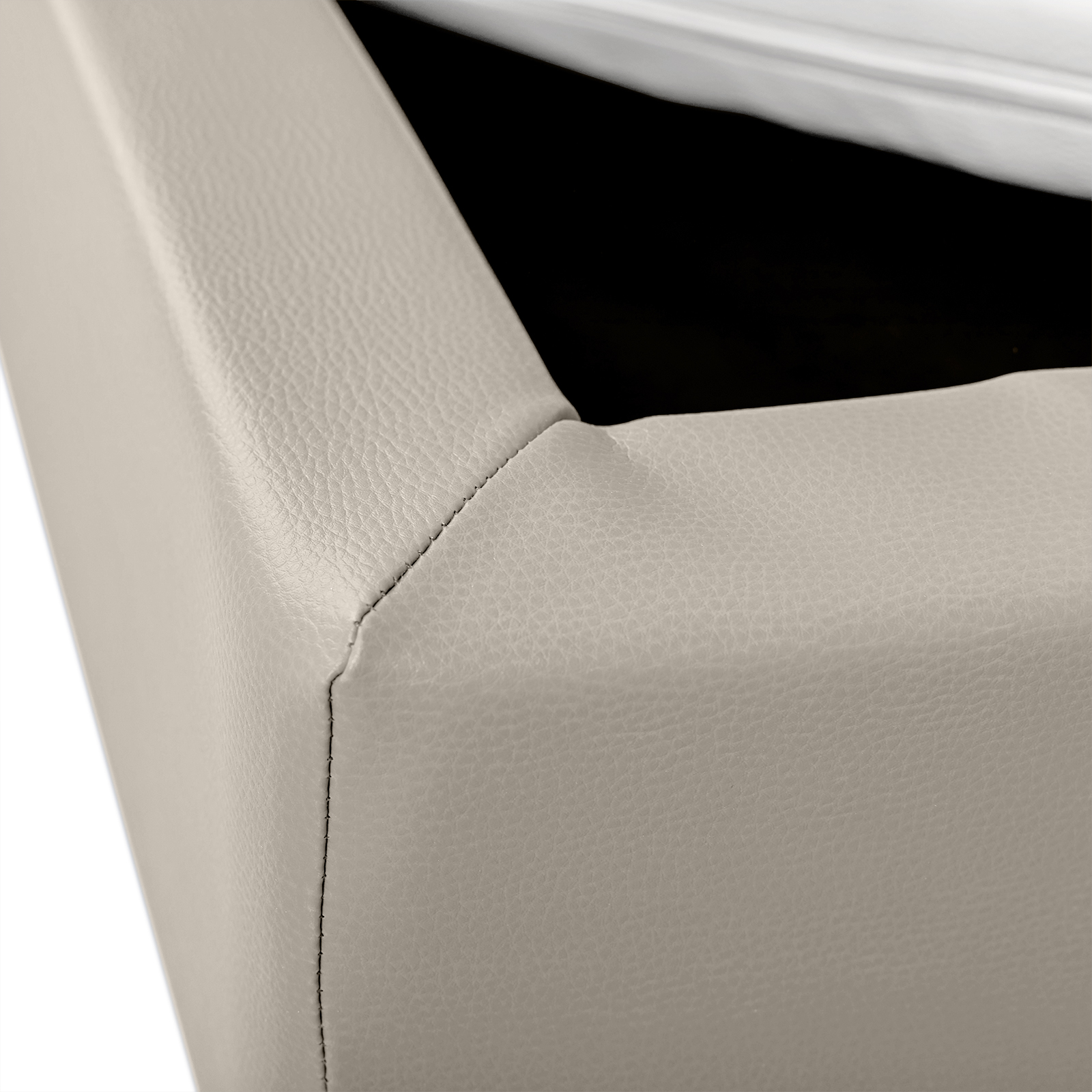 Detail CARLO Weichschaumbett Eckdetail von Babybett oder Kinderbett aus Vollschaum bezogen mit Kunstleder in beige und einer hygienischen Matratze in Kunstleder weiß
